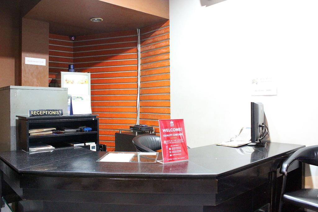 Klinpod Hotel Jakarta Exterior foto